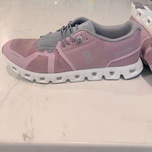 On Women’s Cloud 5 Shoes